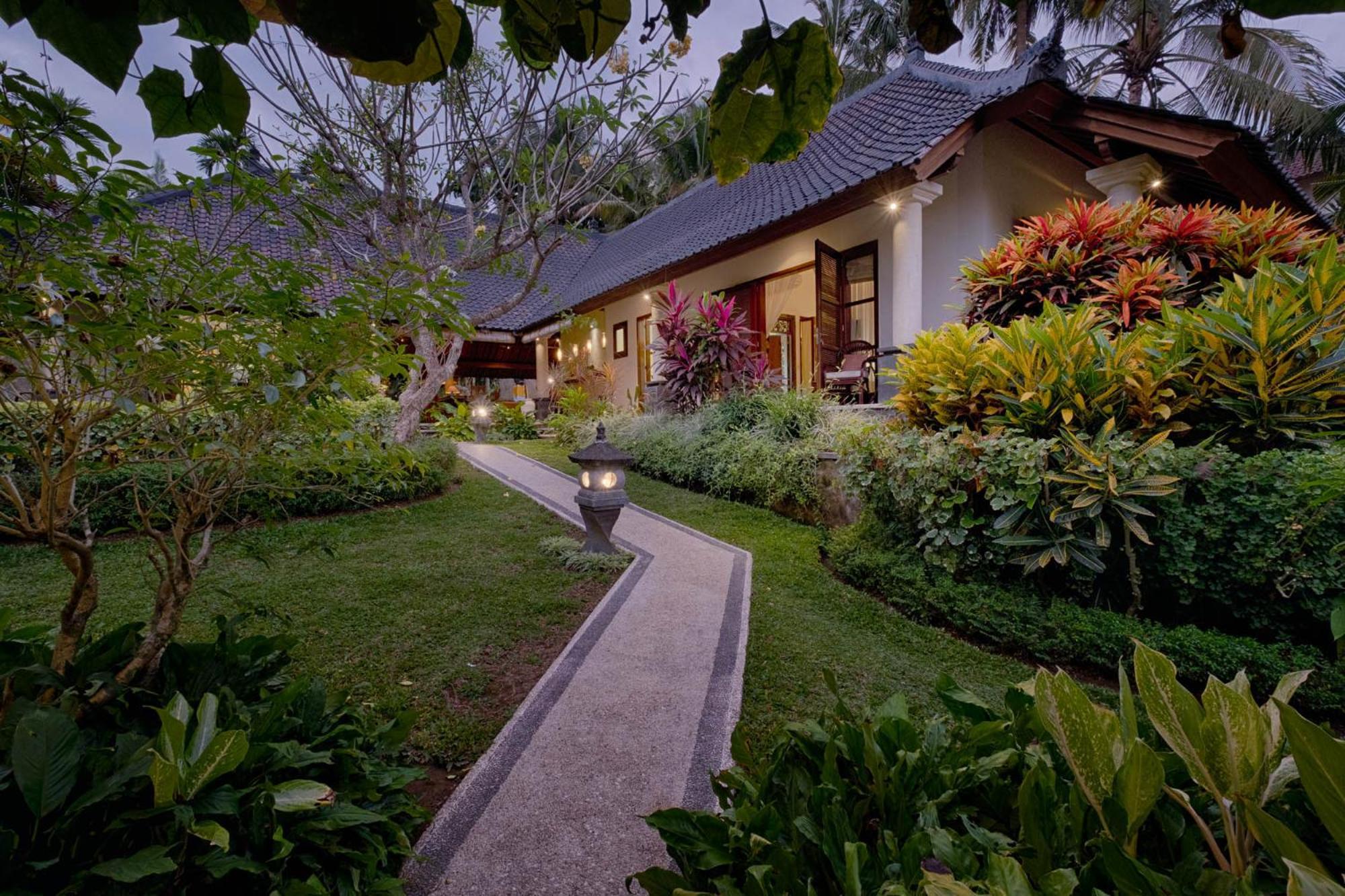 Kutus Kutus Saba Beach Villa Jogjacarta Exterior foto