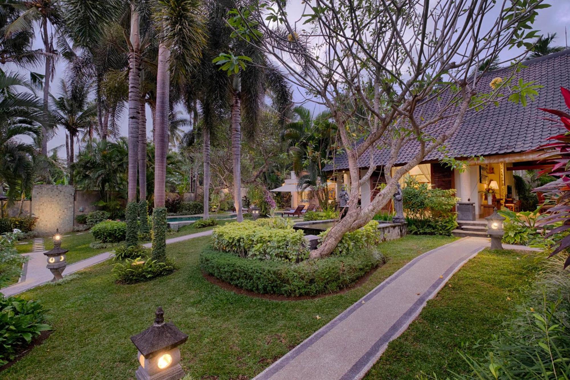 Kutus Kutus Saba Beach Villa Jogjacarta Exterior foto