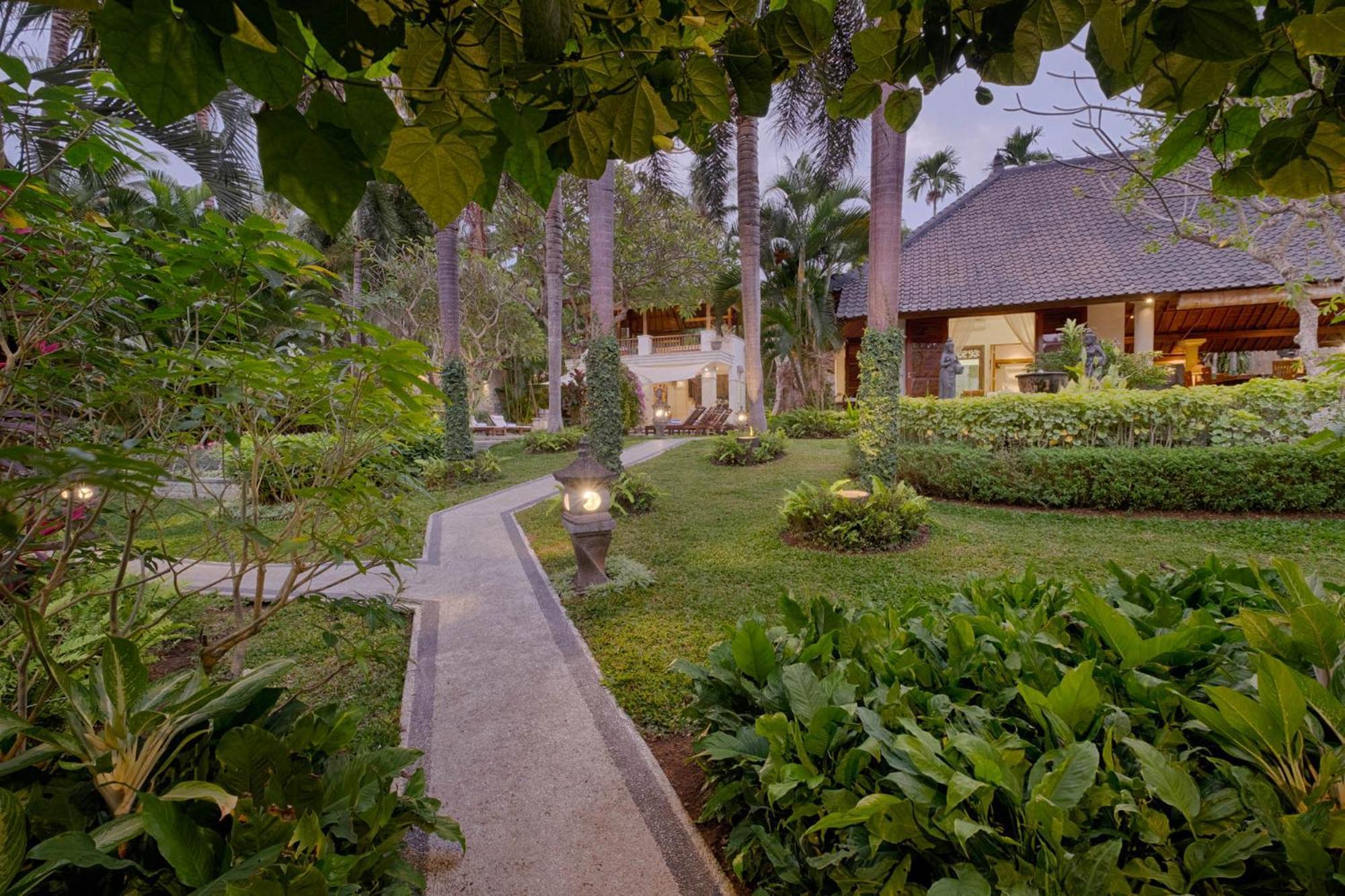 Kutus Kutus Saba Beach Villa Jogjacarta Exterior foto